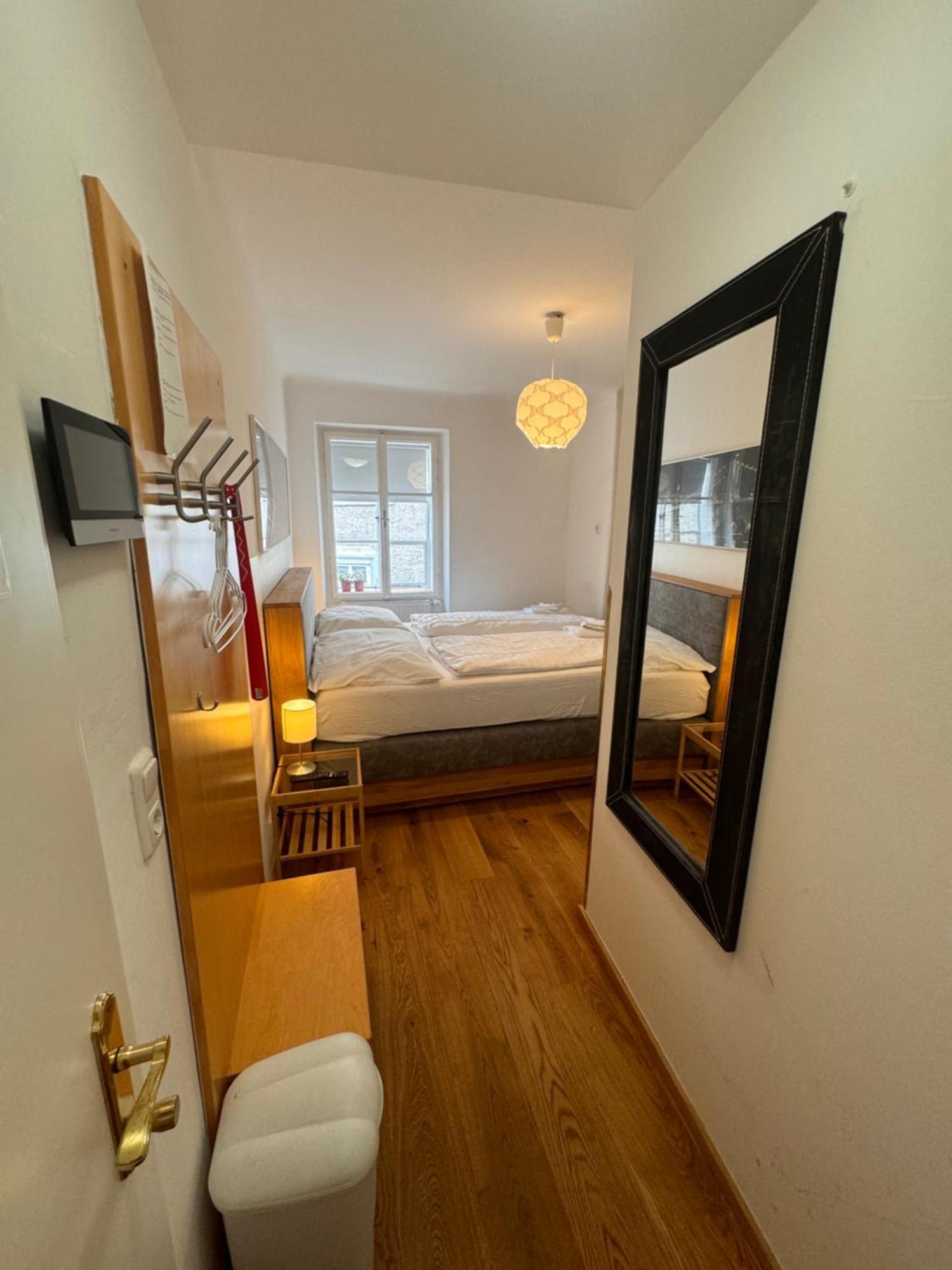 Guesthouse Mozart - Apartment House Зальцбург Экстерьер фото