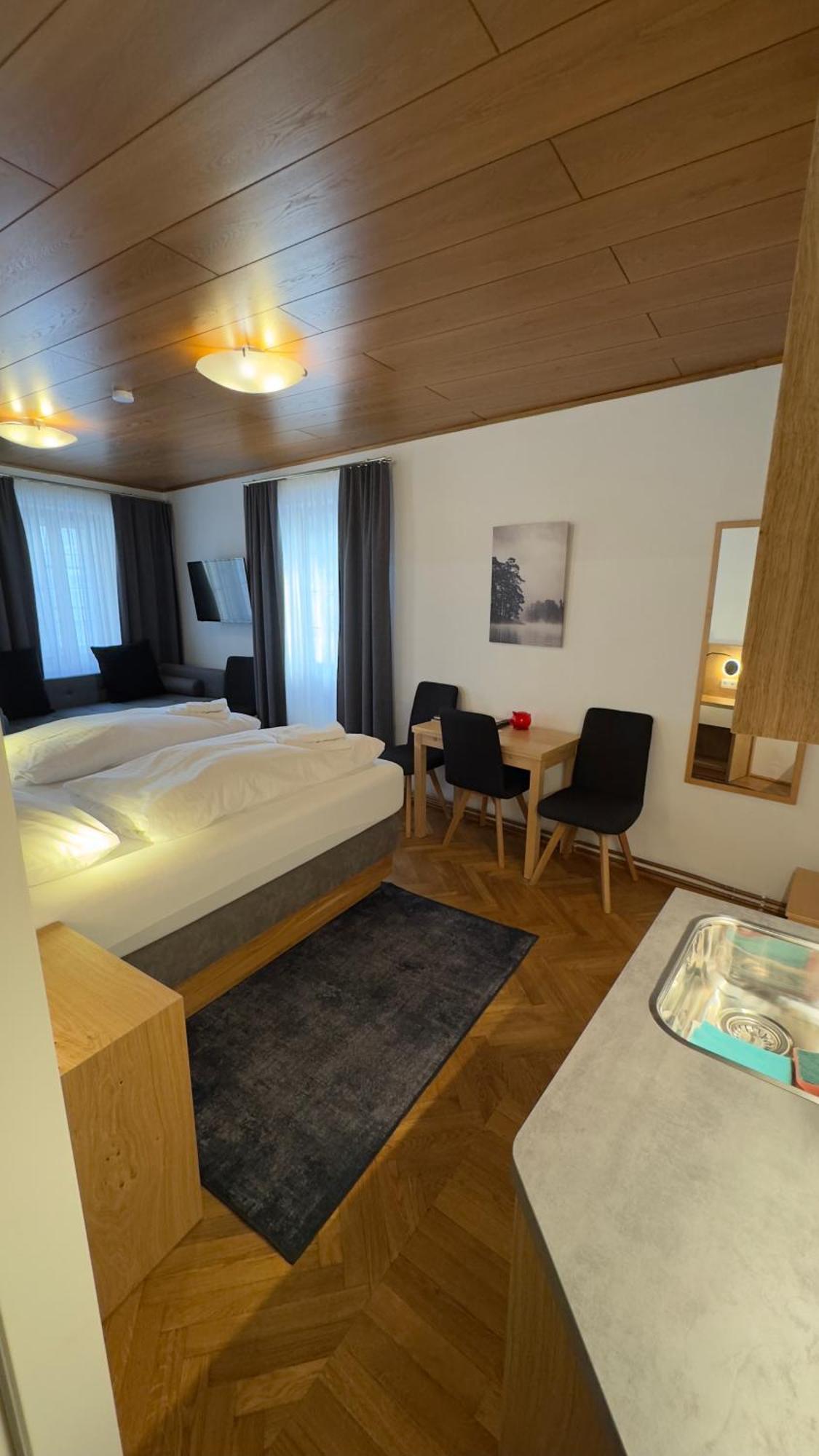 Guesthouse Mozart - Apartment House Зальцбург Экстерьер фото